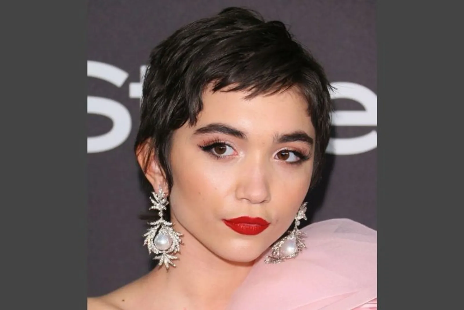 9 Inspirasi Gaya Rambut Pendek a la Seleb Hollywood