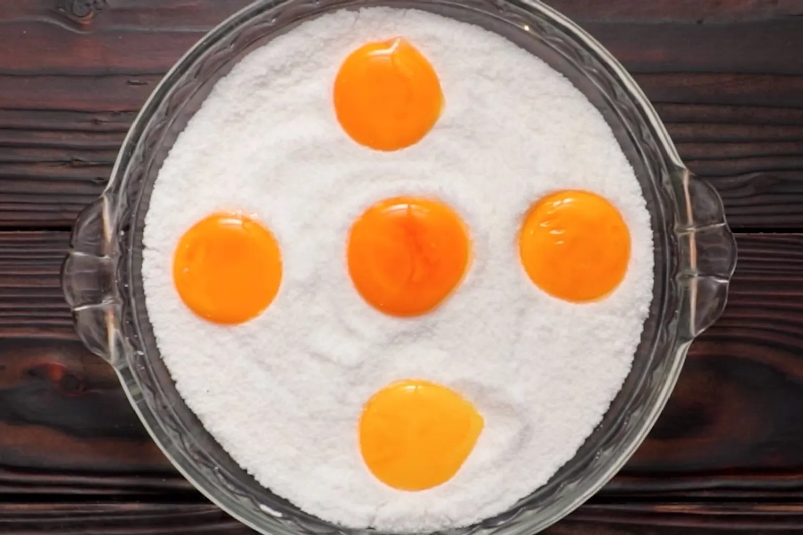 Cara Membuat Egg Yolk