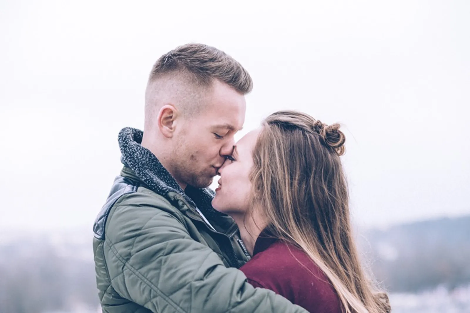 Bikin Pasangan Melayang, Ini 8 Cara Menjadi Pemberi Ciuman yang Hebat