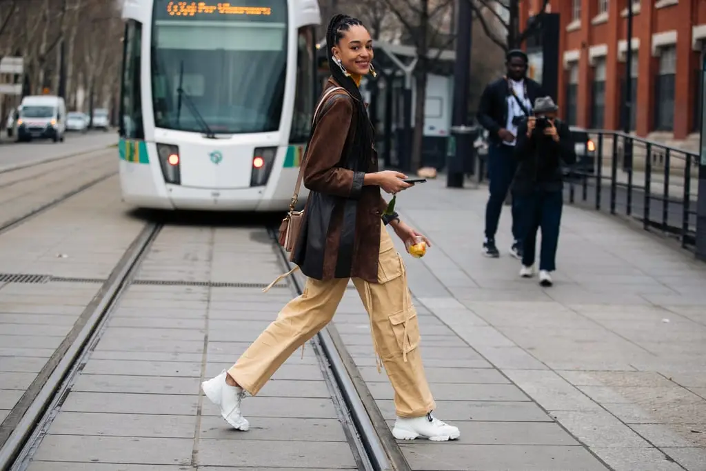 Saatnya Andalkan Jaket Suede untuk OOTD di Akhir Pekan!