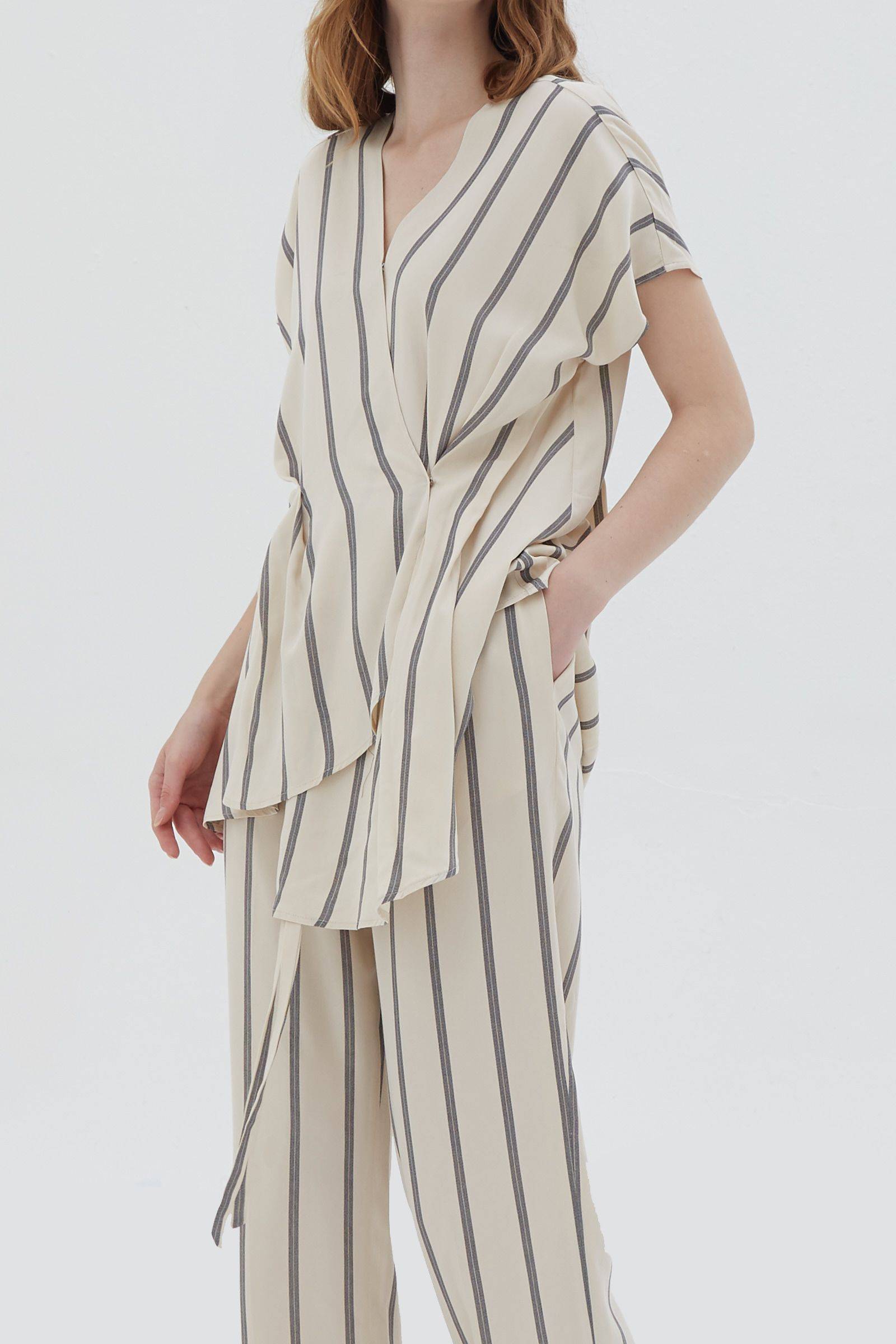 #PopbelaOOTD: Motif Garis-garis untuk Gaya yang Lebih Playful