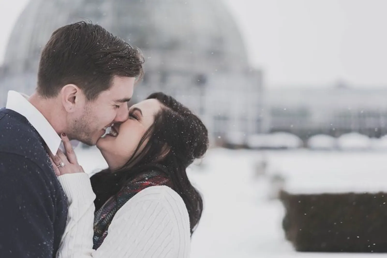 10 Tanda Kamu Ahli dalam Berciuman Sampai Bikin Dia Tergila-gila