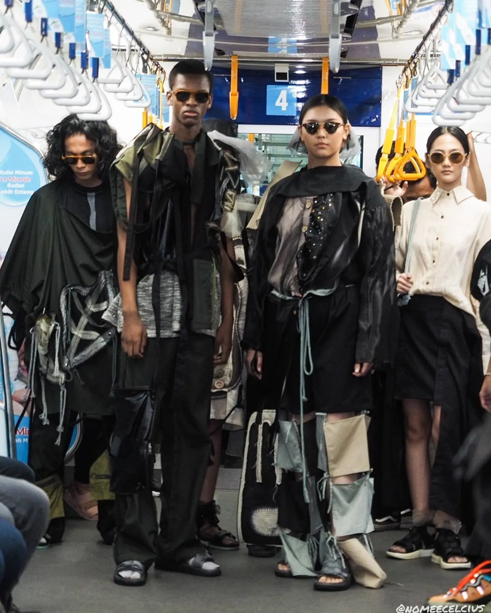 Uniknya Fashion Rocks 2020: Peragaan Busana Pertama di MRT Jakarta