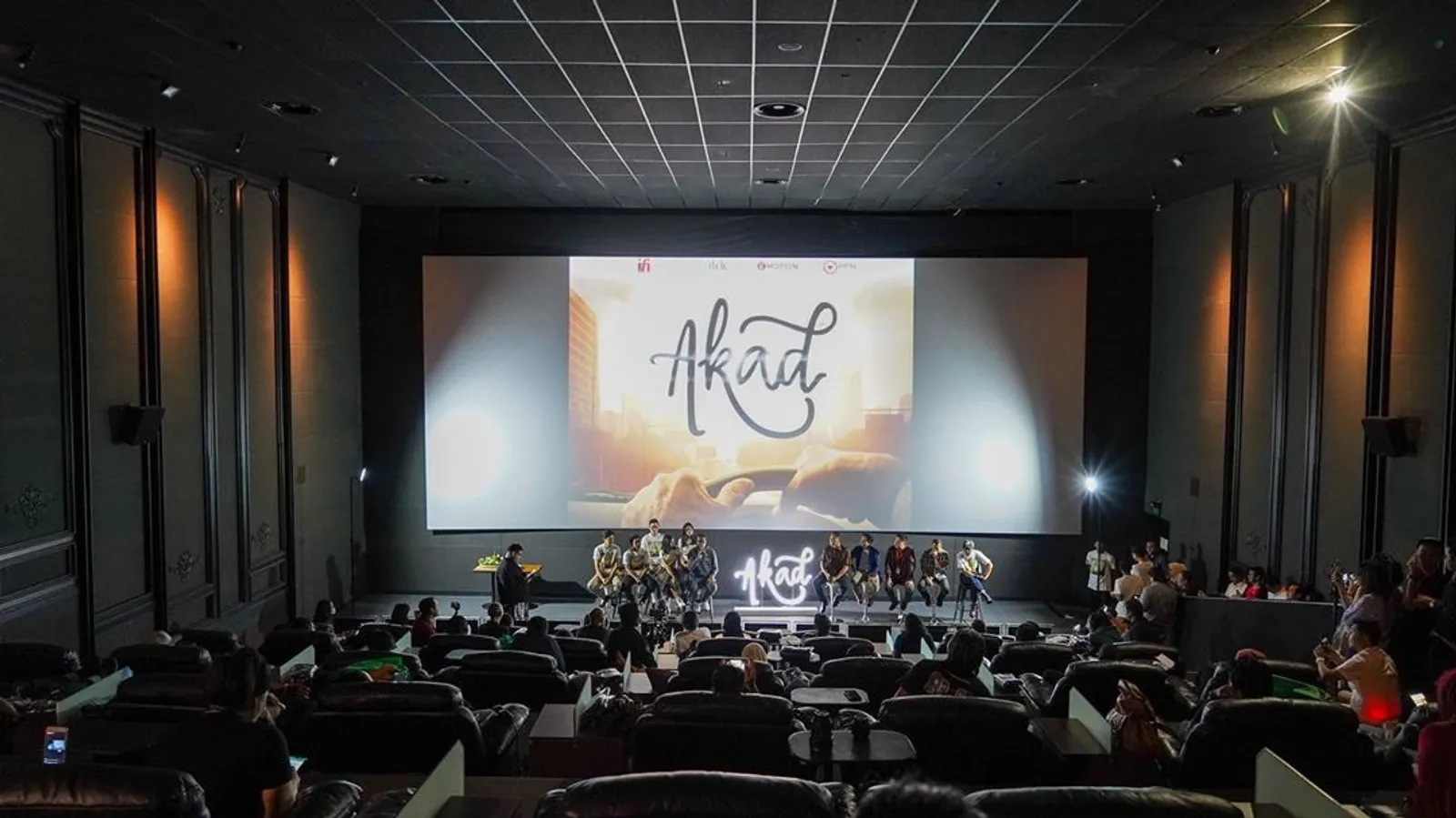 Terinspirasi Lagu Hits, 4 Hal yang Harus Kamu Tahu Tentang Film 'Akad'