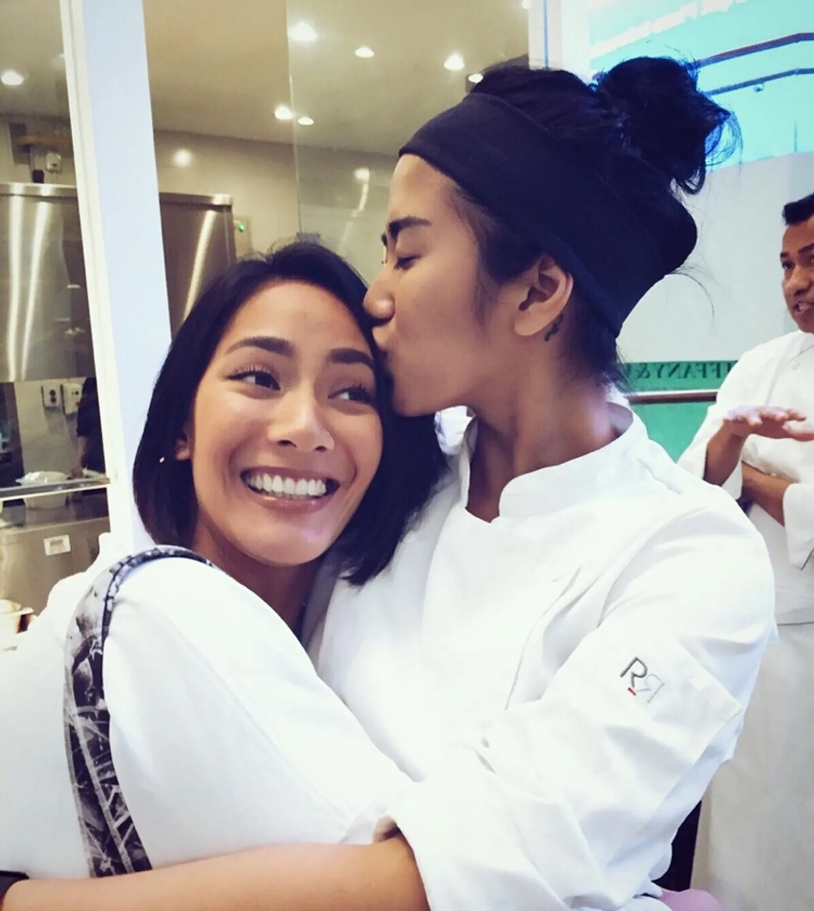 10 Bukti Chef Renatta dan Tara Basro Layak Disebut Friendship Goals