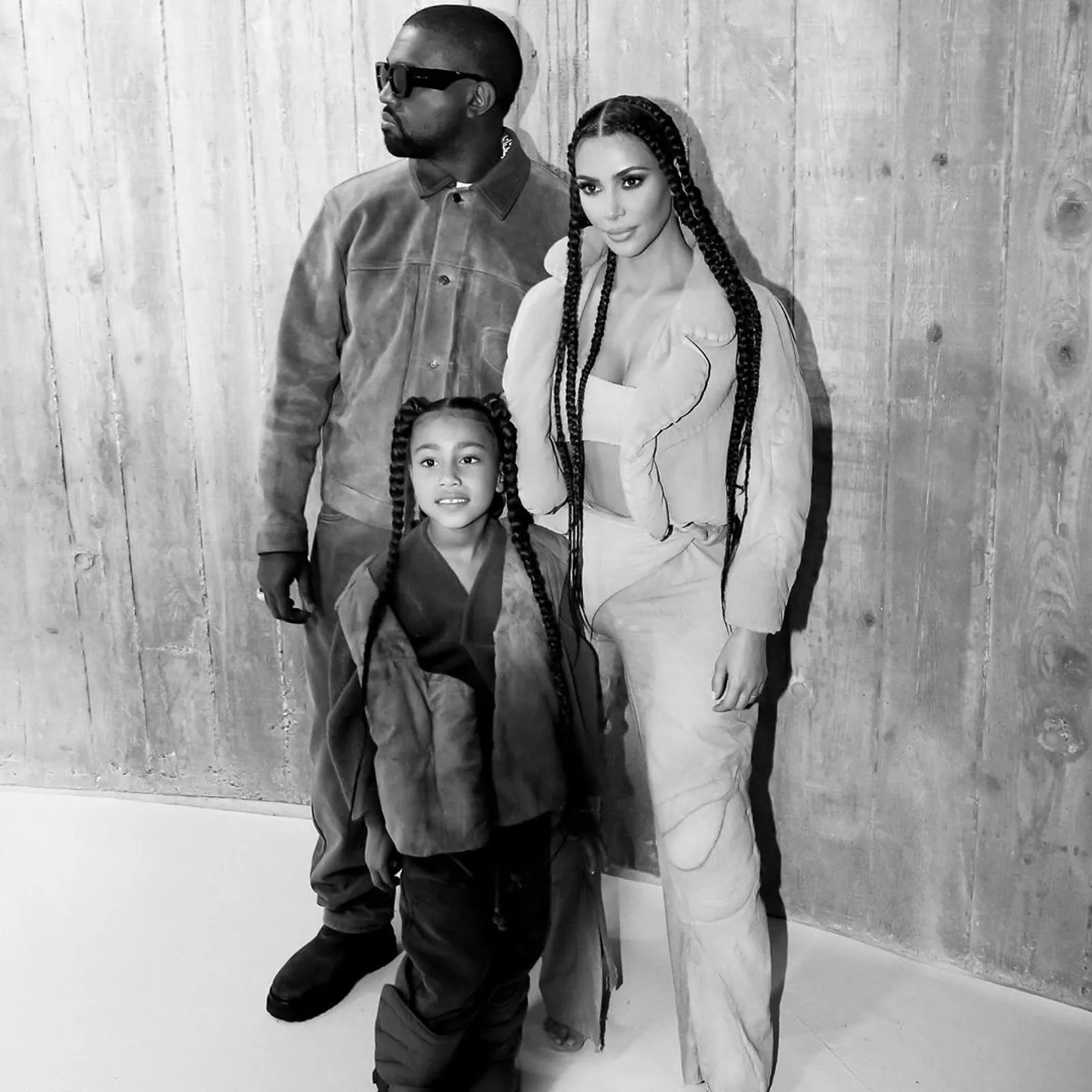 Aksi North West, Anak Kim Kardashian di Paris Fashion Week