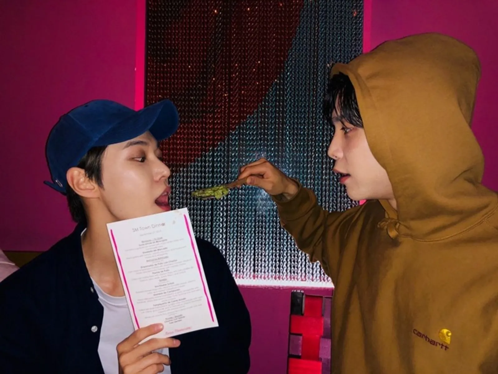 10 Bukti Johnny dan Doyoung 'NCT' Layak Disebut Brother Goals!