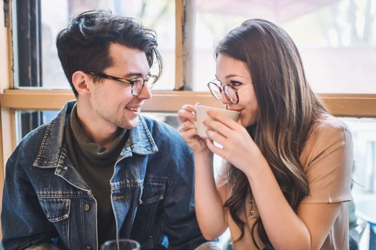 Sukses Flirting dengan 10 Tips Ini