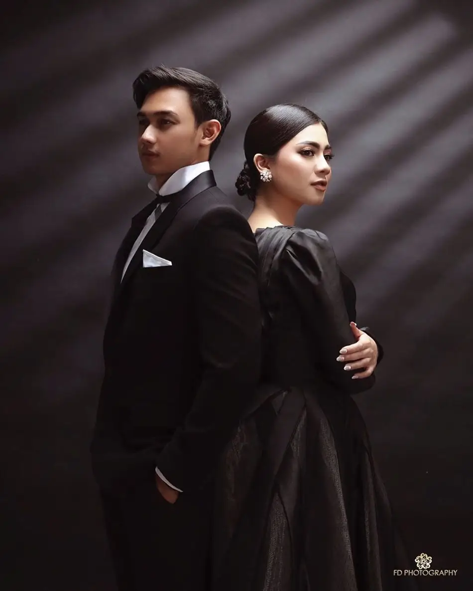 Romantis! Ini Foto-foto Pre-Wedding Hito Caesar & Felicya Angelista