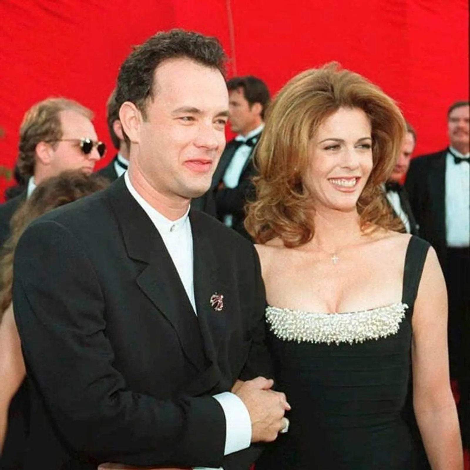 Berjuang Lawan Corona, Ini 9 Foto Romantis Tom Hanks & Rita Wilson