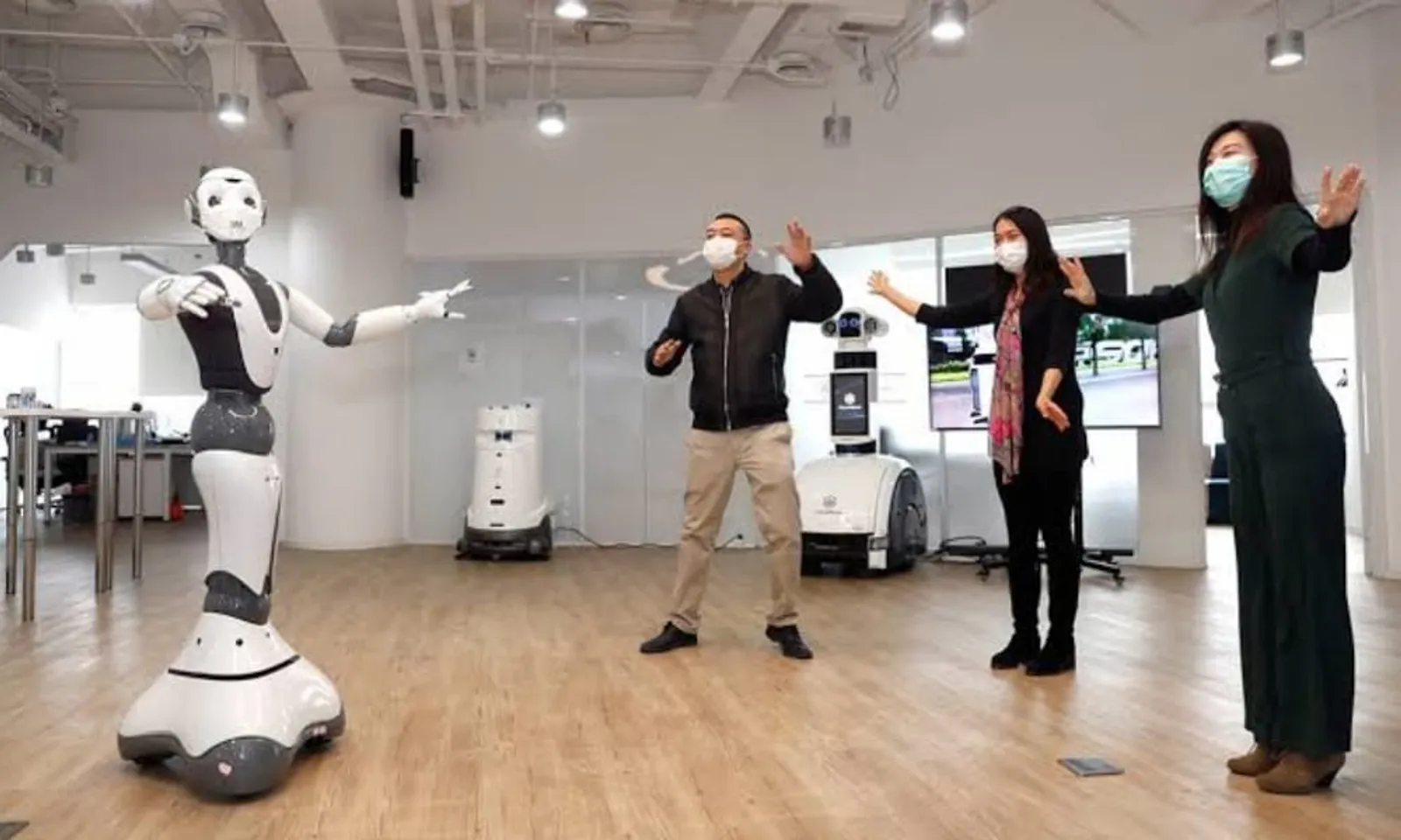 Rawat Pasien Corona, Rumah Sakit di Tiongkok Ini Gunakan Robot