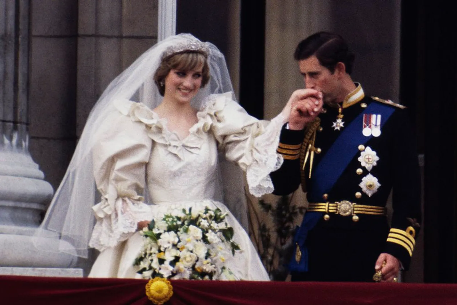 Terlibat Cinta Segitiga, Ini Kisah Pangeran Charles & Camilla Parker