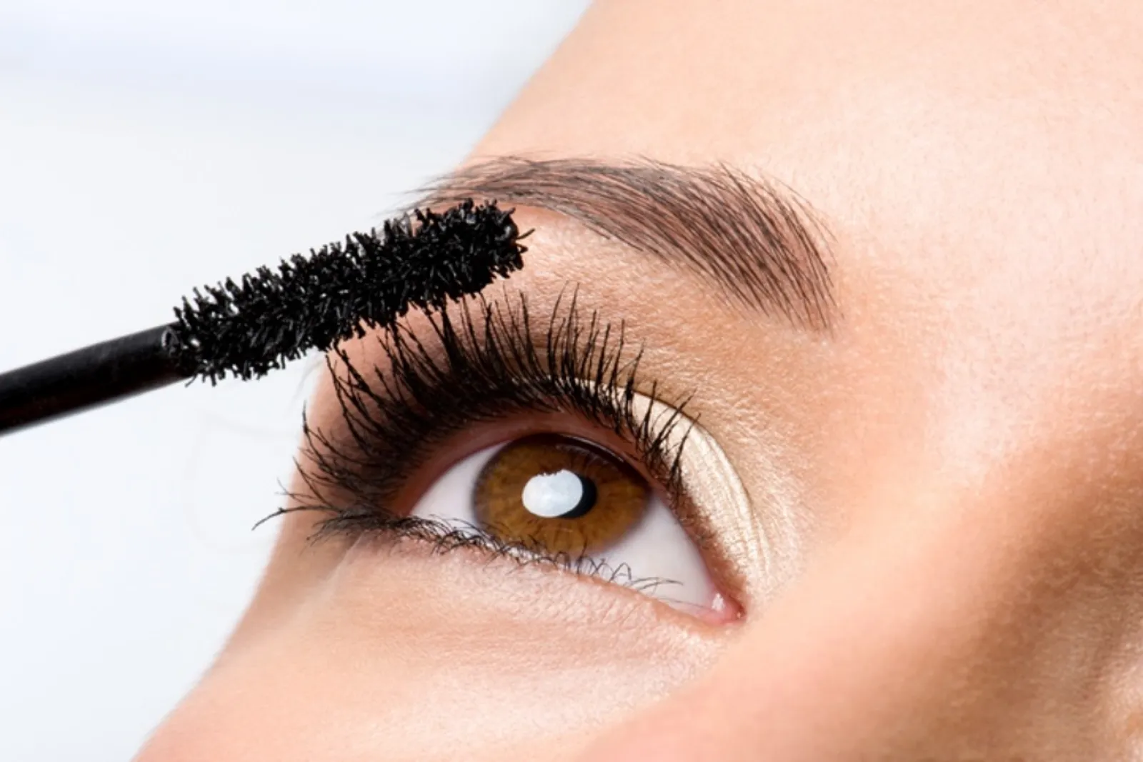 5 Tips Pakai Maskara Untuk Hasil Seperti Eyelash Extension