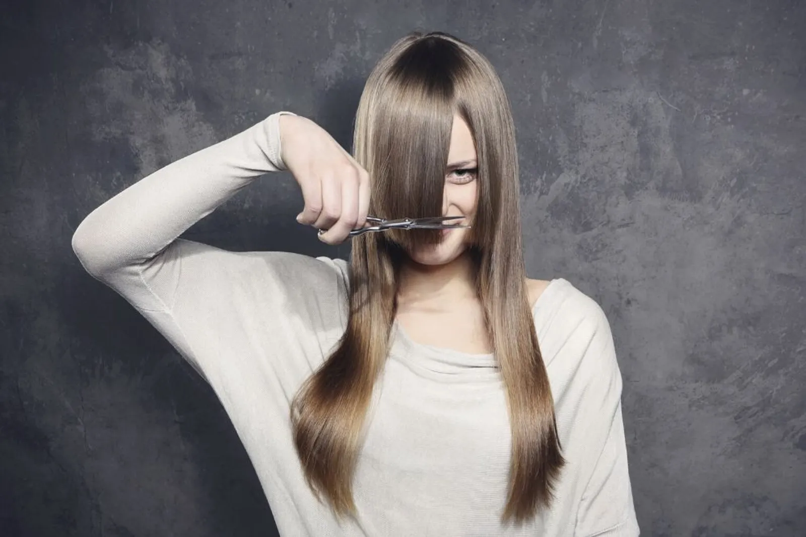 Begini 5 Cara Memotong Rambut Sendiri di Rumah