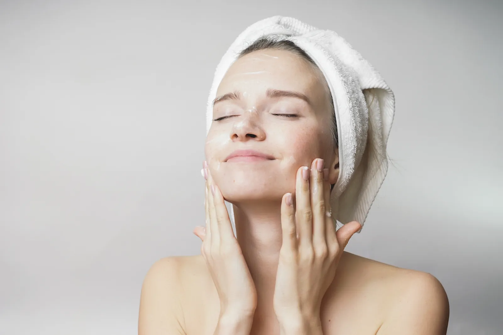 7 Alasan Kenapa Kamu Harus Rutin Menggunakan Skincare