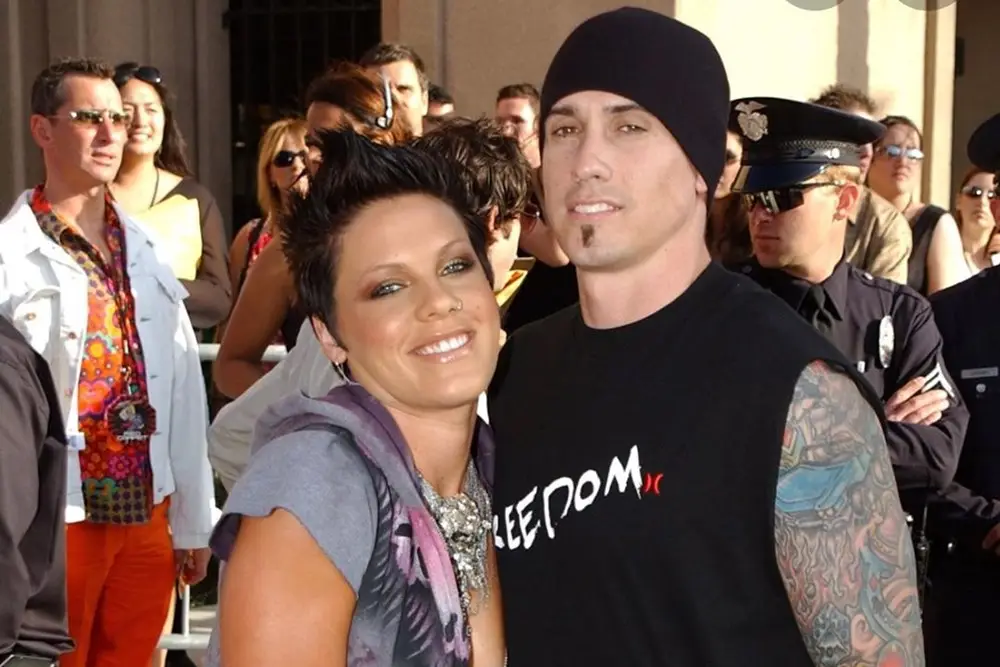 Sempat Pisah Lalu Rujuk Lagi, Ini Perjalanan Cinta Pink dan Carey Hart