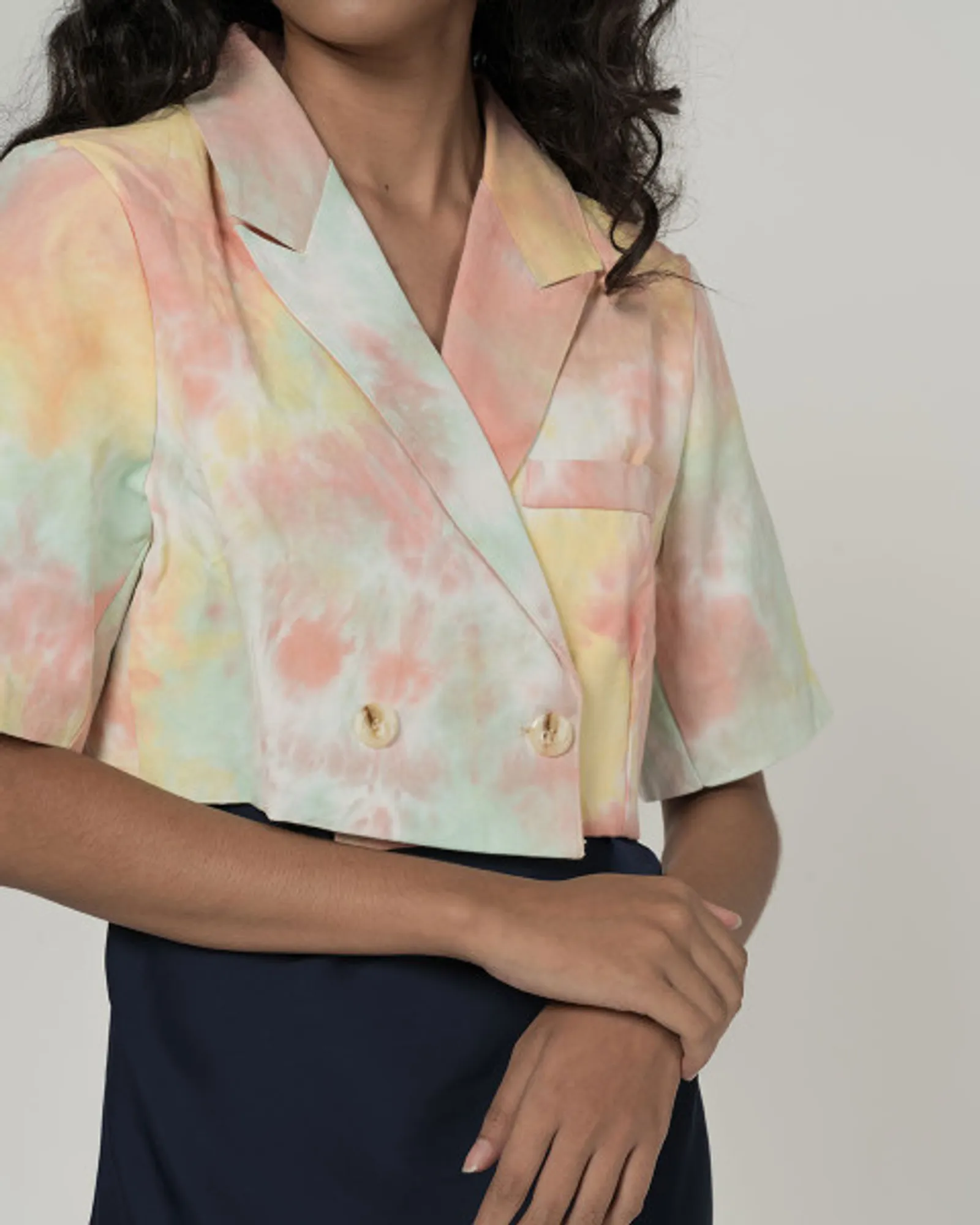 #PopbelaOOTD: Fashion Item Serba Tie-dye dari Brand Lokal