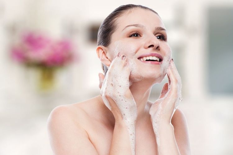 5 Rekomendasi Sabun Muka yang Nggak Bakal Bikin Kulit Kering