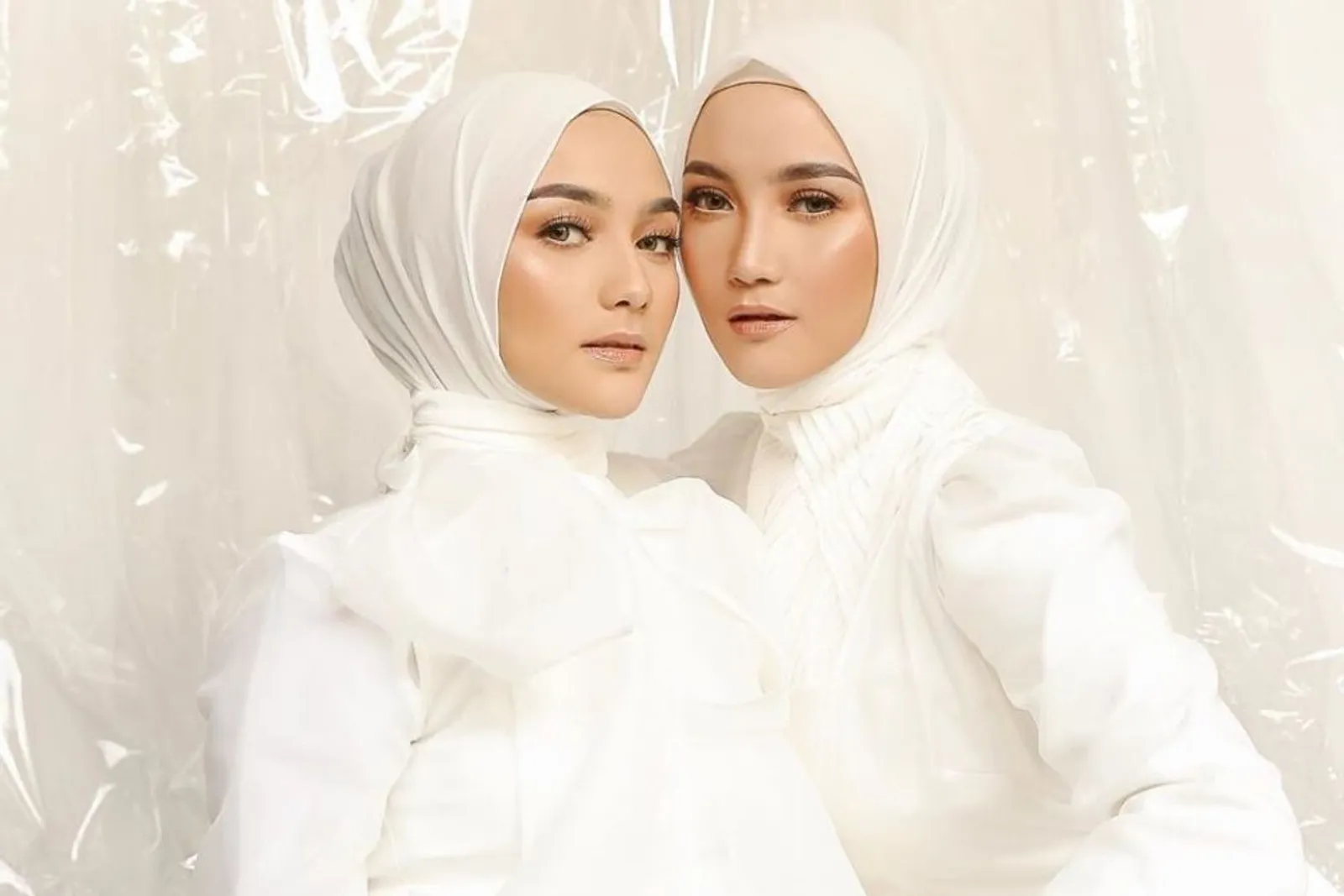 Sister Goals! Begini Perbandingan Riasan Erica Putri dan Citra Kirana