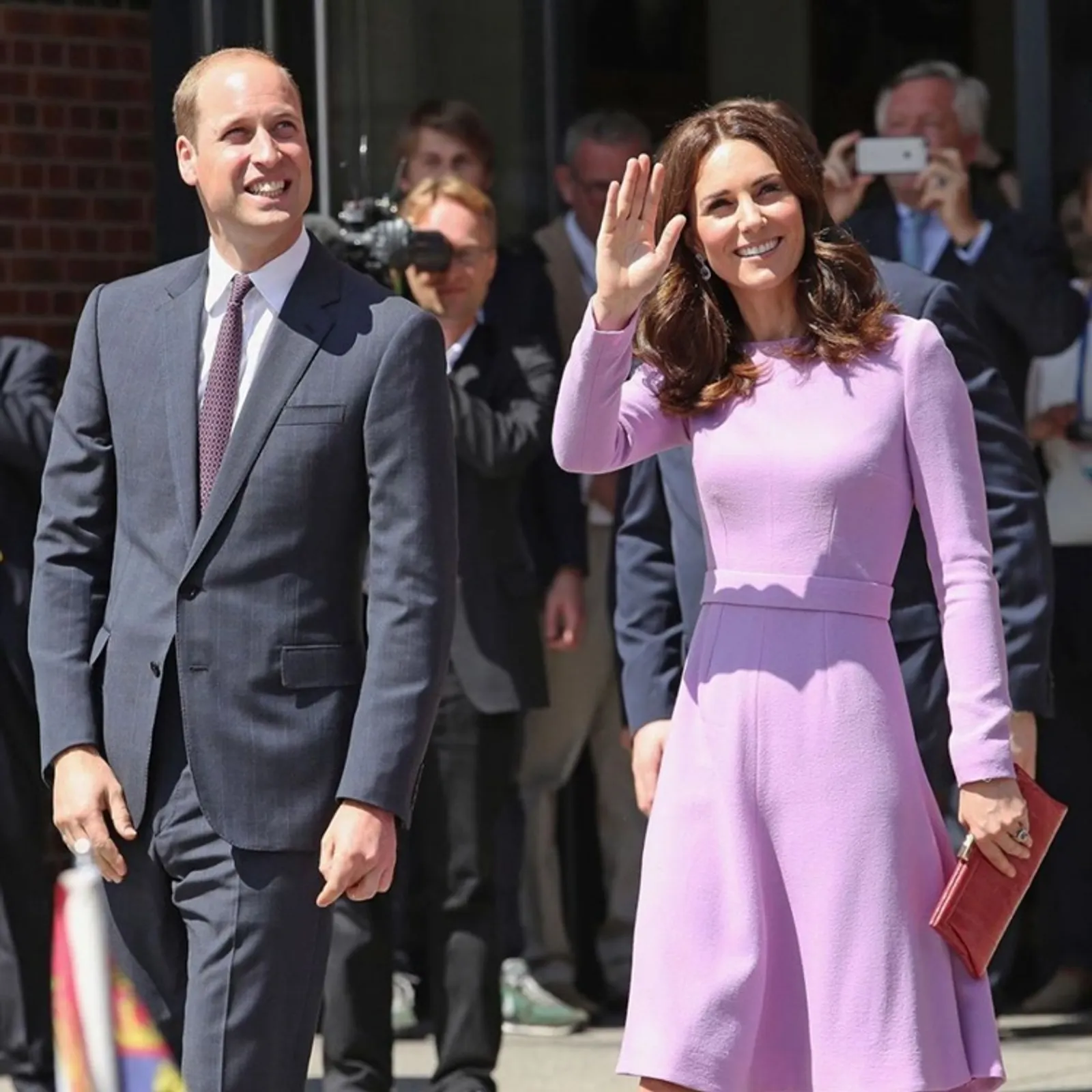 Pasangan Panutan! 10 Potret Harmonis Pangeran William & Kate Middleton