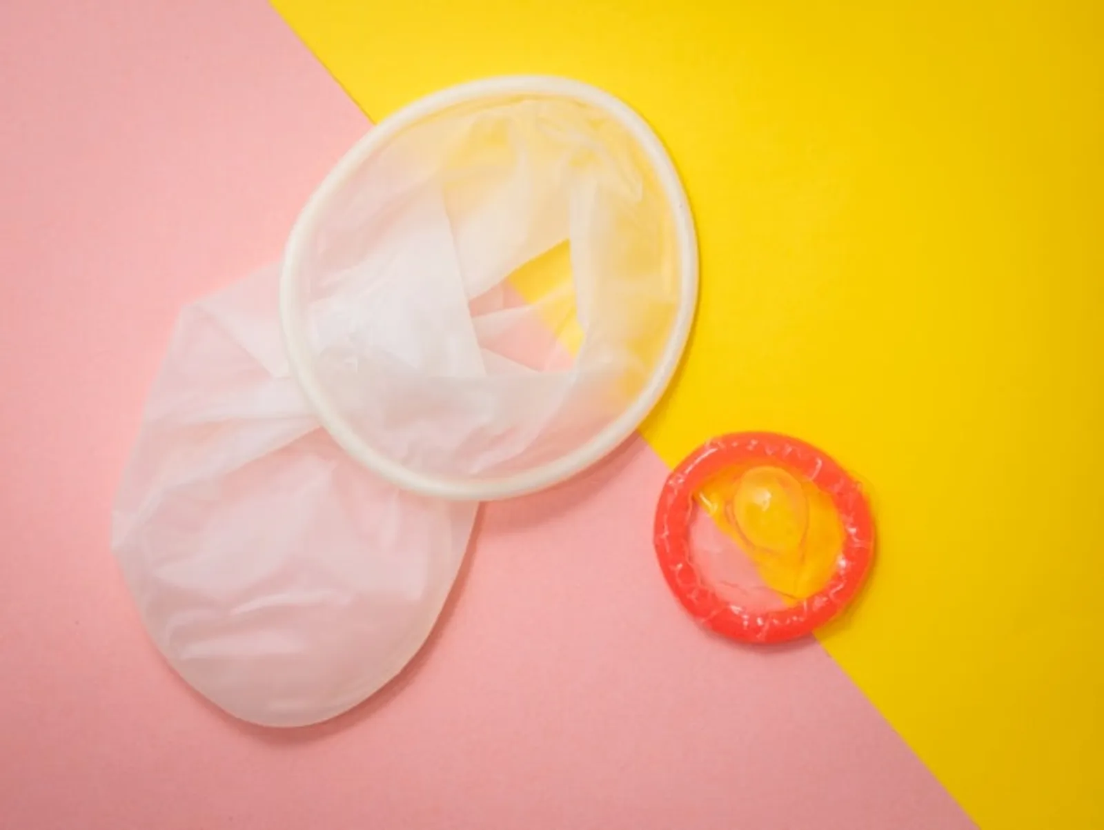 Oops! Ternyata Ini Alasan Kondom Bisa Robek Saat Berhubungan Seks