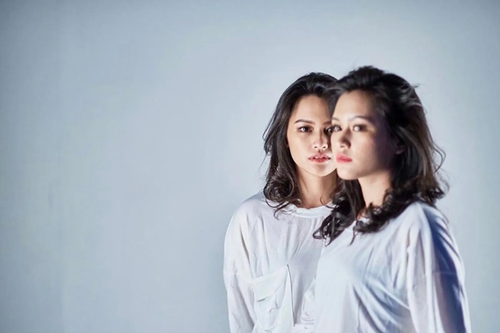 9 Potret Kompak Twinda & Twindy Rarasati, Si Kembar yang Saling Dukung