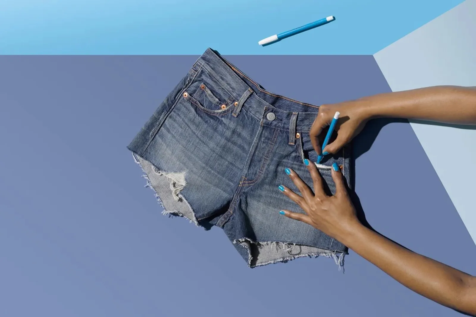 Hacks Celana Jeans, Dari Kesempitan hingga Ubah Desain 