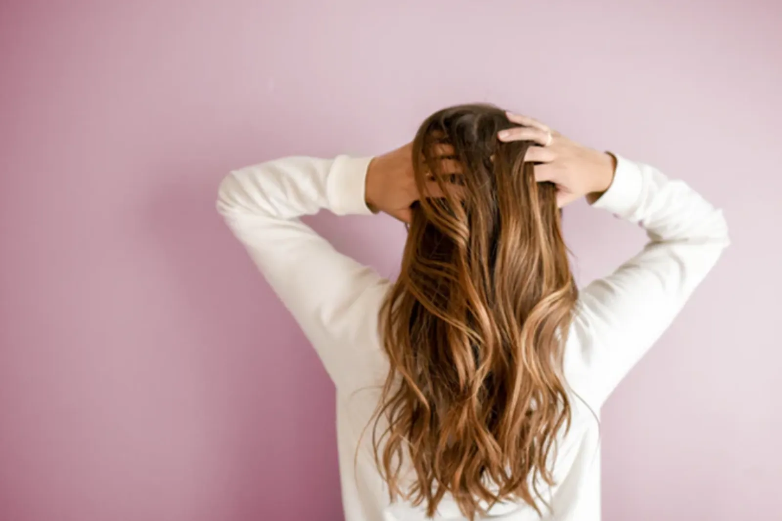 Nggak Bisa Pergi Ke Salon, Cara Mudah Untuk Merawat Rambut Di Rumah
