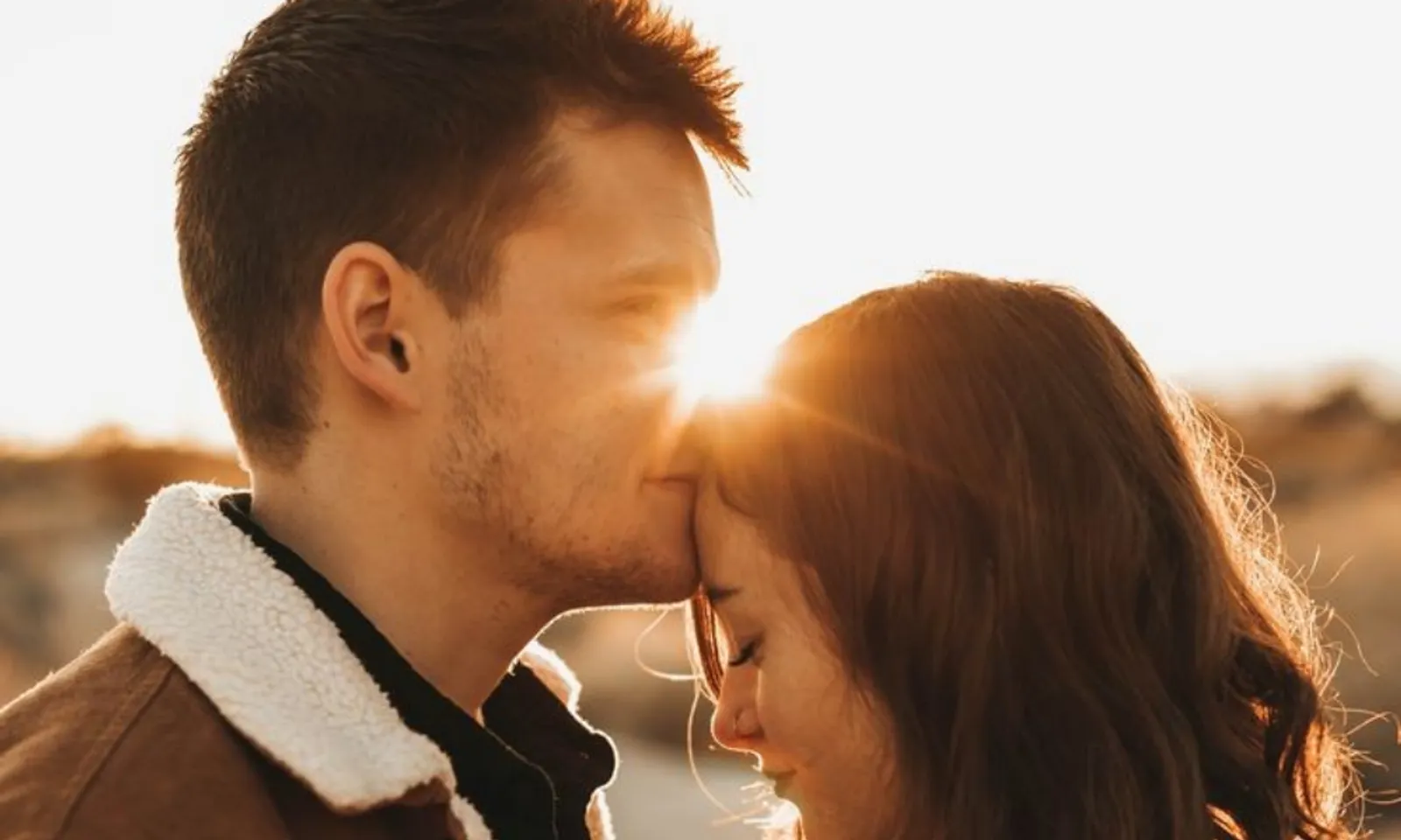 Agar Hubungan Awet, Ini 10 Cara Bersahabat dengan Kekasih