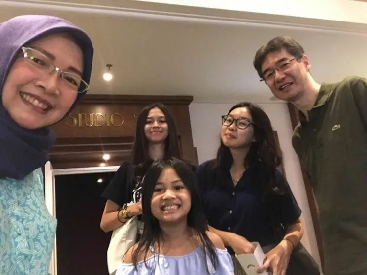 9 Momen Kedekatan Yuki Kato & Keluarga yang Layak Disebut Family Goals