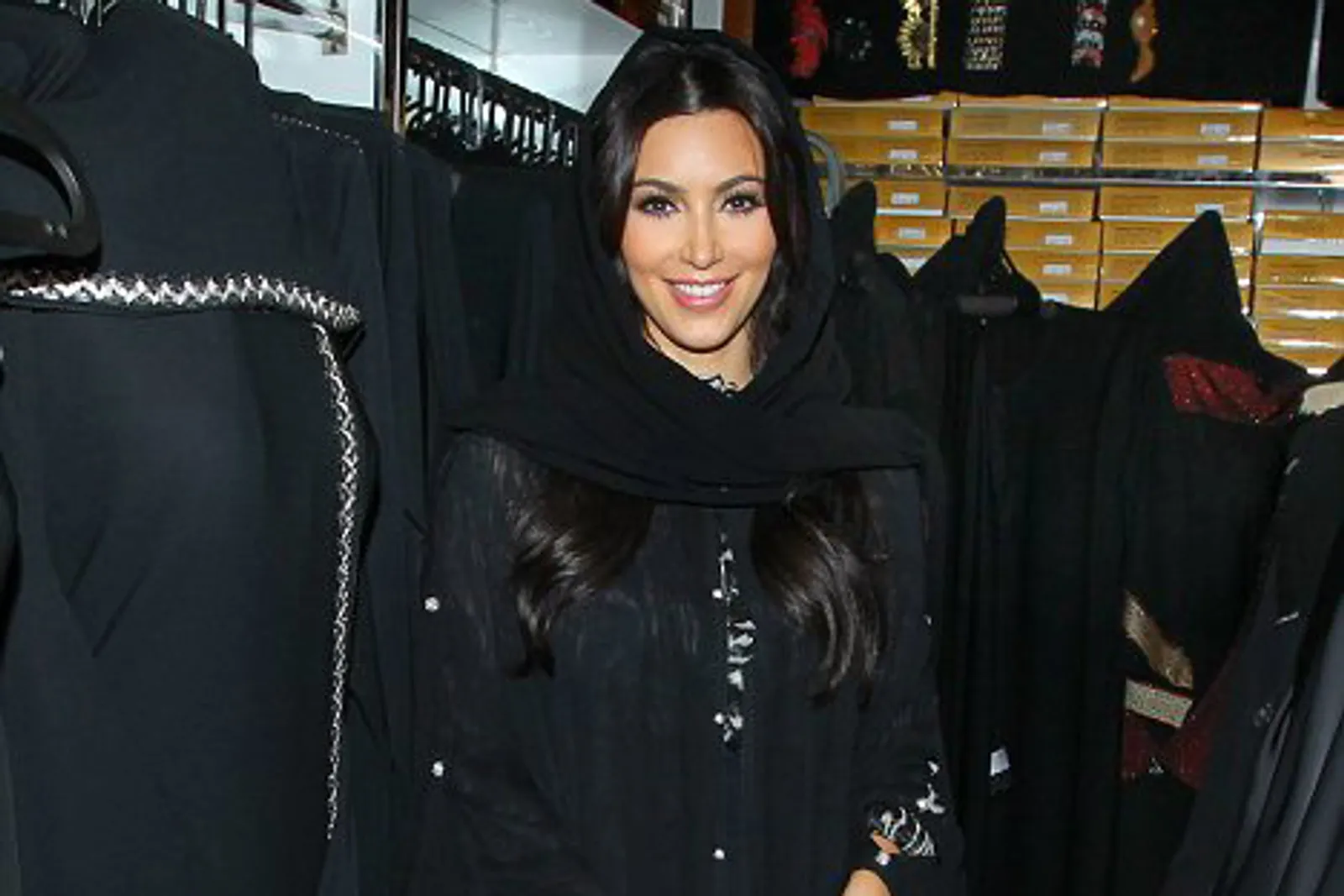 10 Artis Hollywood yang Sempat Memakai Hijab, Bukan Editan!