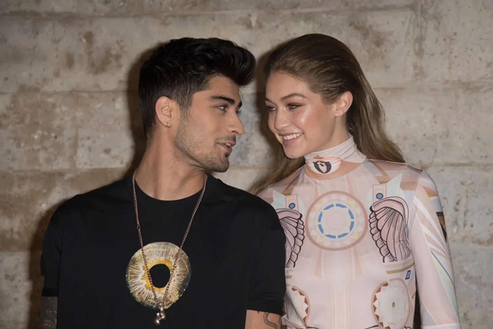 Sering Putus Nyambung, Gigi Hadid Kini Hamil Anak Zayn Malik