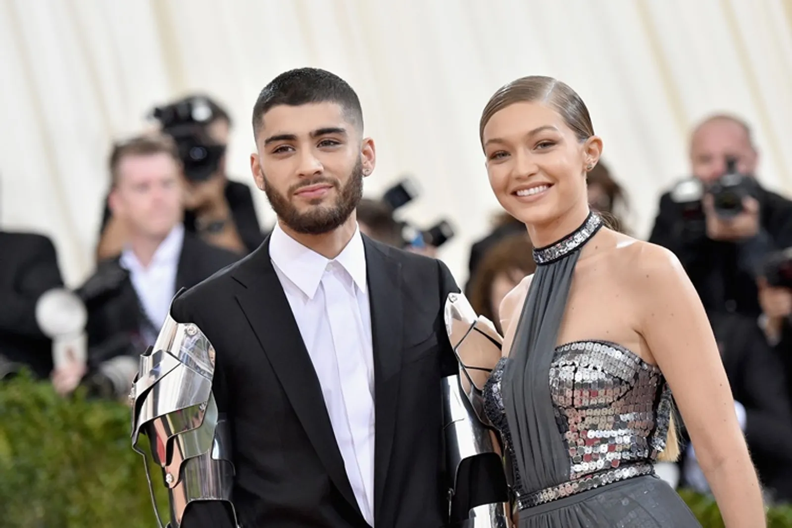 Sering Putus Nyambung, Gigi Hadid Kini Hamil Anak Zayn Malik