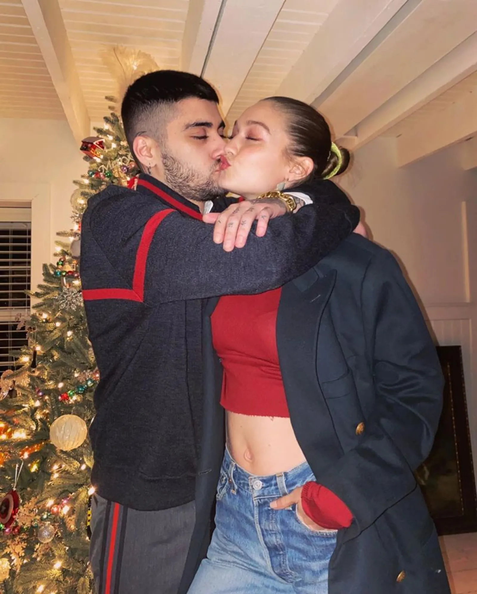 Gigi Hadid Hamil, Ini Gaya Mesranya dengan Zayn Malik