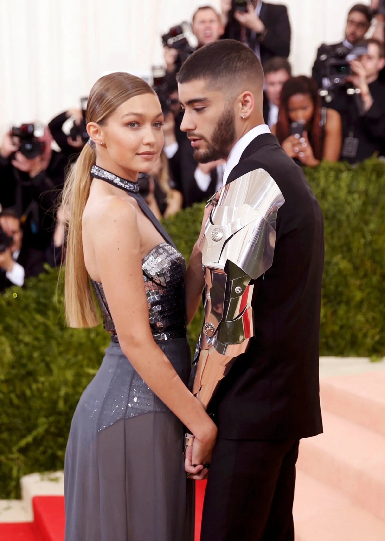 Gigi Hadid Hamil, Ini Gaya Mesranya dengan Zayn Malik