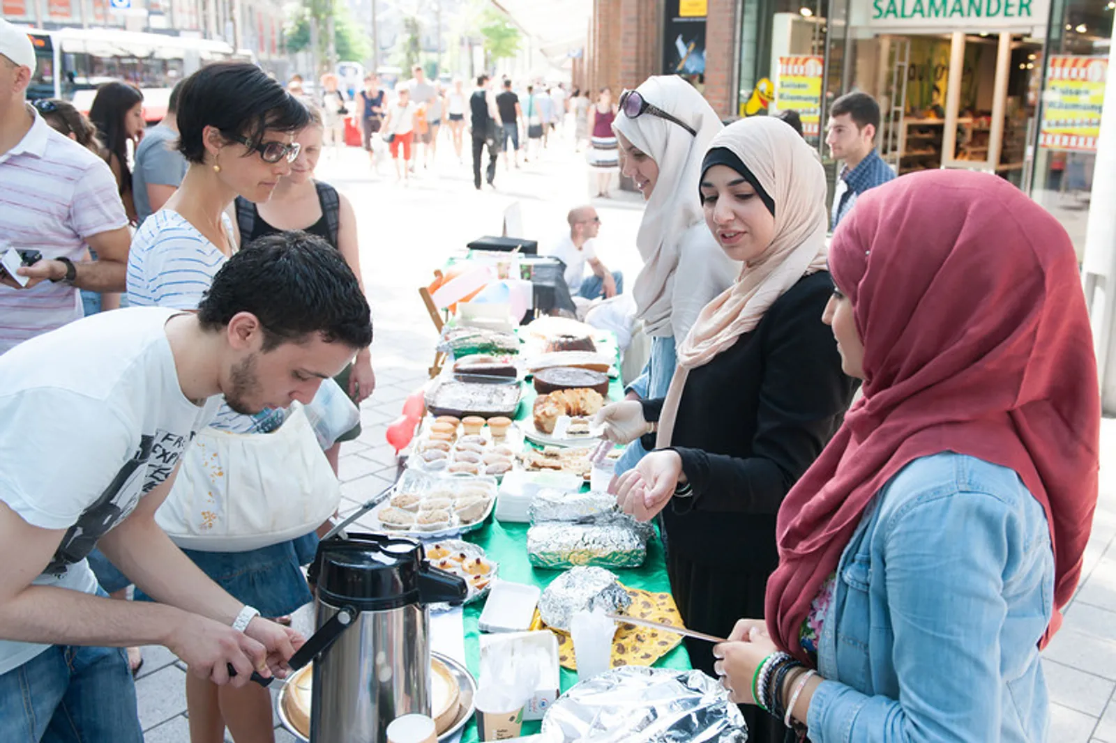 Unik, Intip 6 Tradisi Ramadan di Dunia yang Bikin Kangen Buat Kumpul