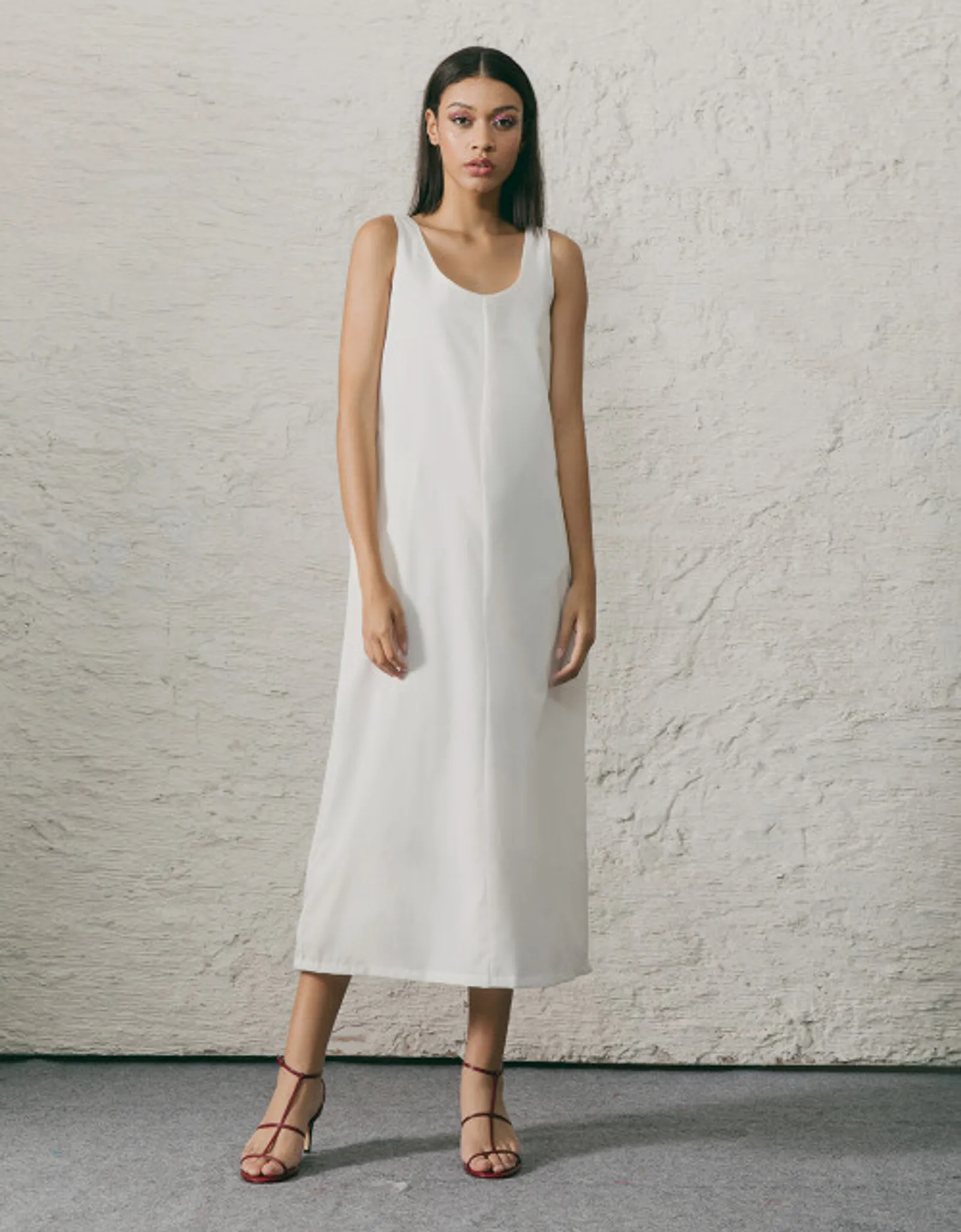 #PopbelaOOTD: Rekomendasi Dress Putih untuk di Rumah Aja