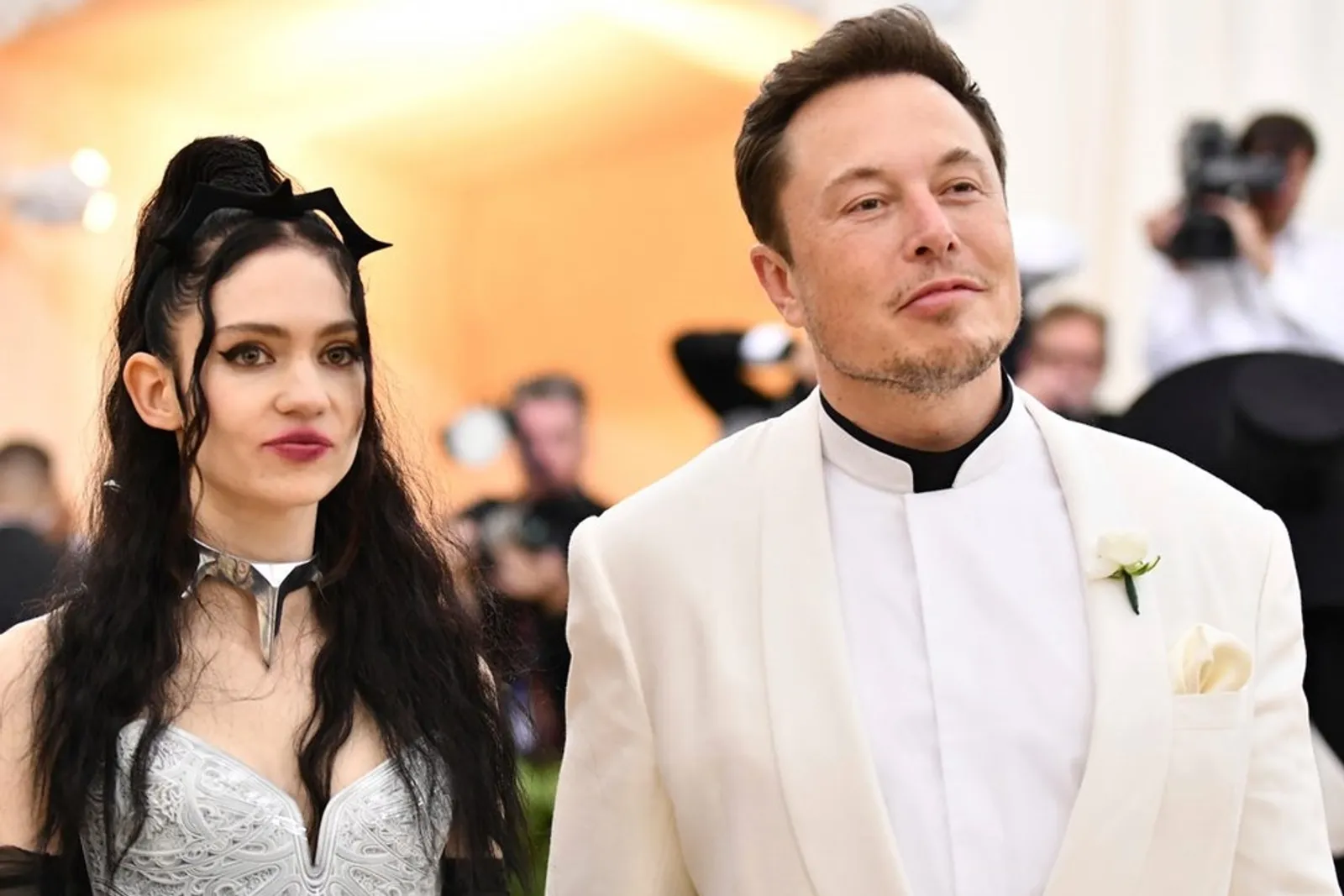 Beri Nama Anak X Æ A-12, Ini 7 Fakta Hubungan Unik Elon Musk & Grimes