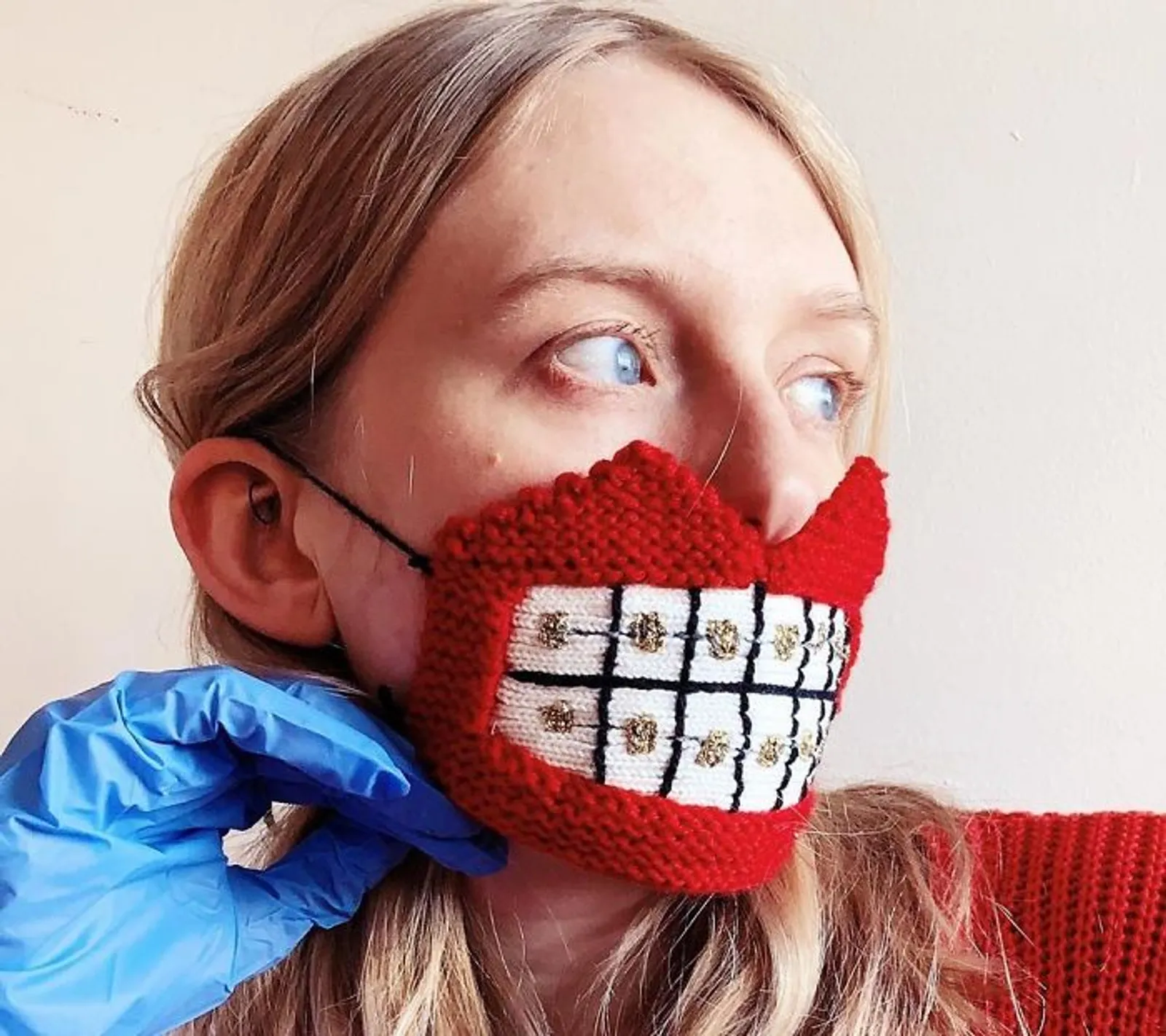 Tampil Beda dengan 7 Masker Artistik yang Anti Mainstream
