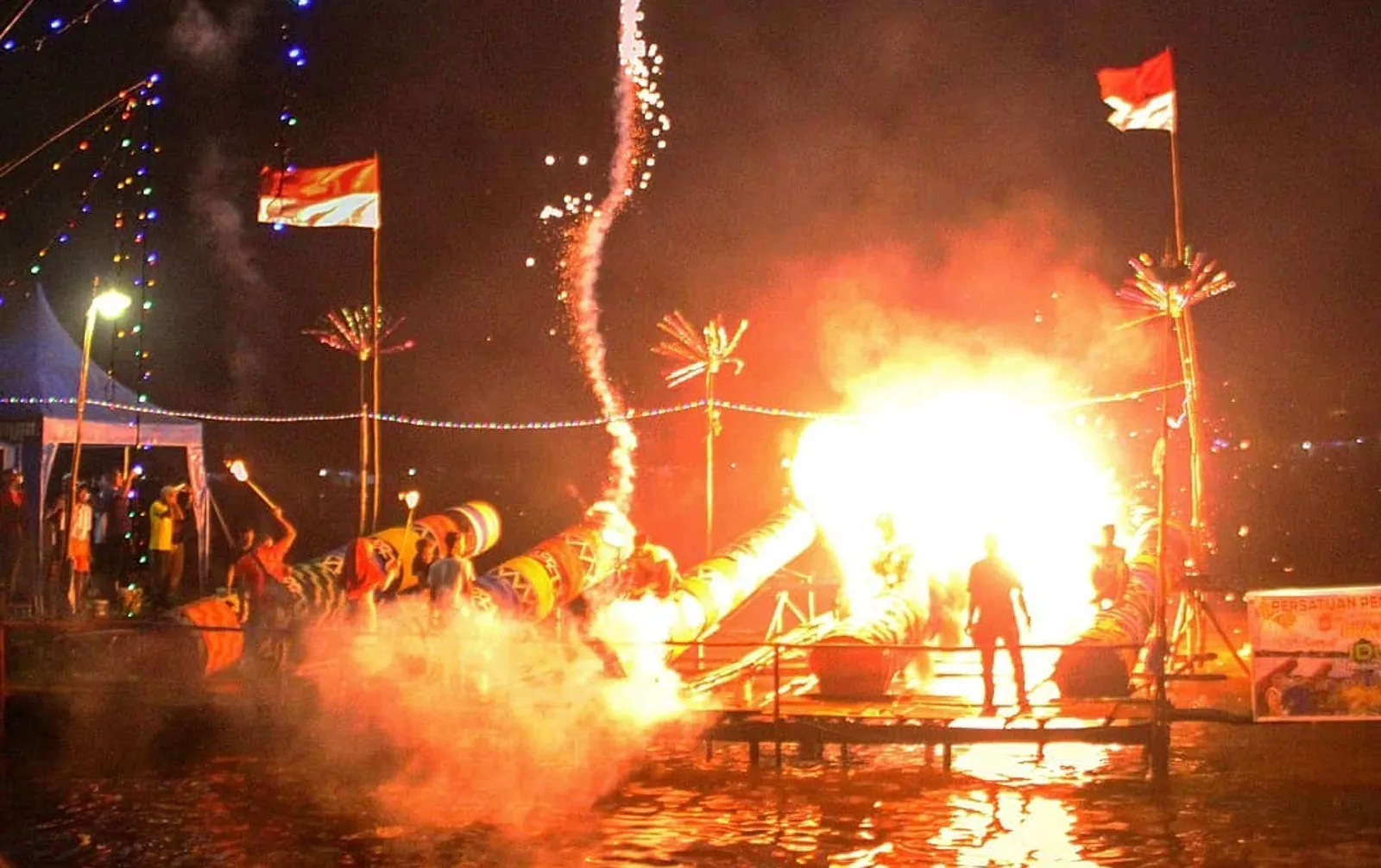 5 Daerah di Indonesia dengan Tradisi Perayaan Lebaran yang Unik Banget