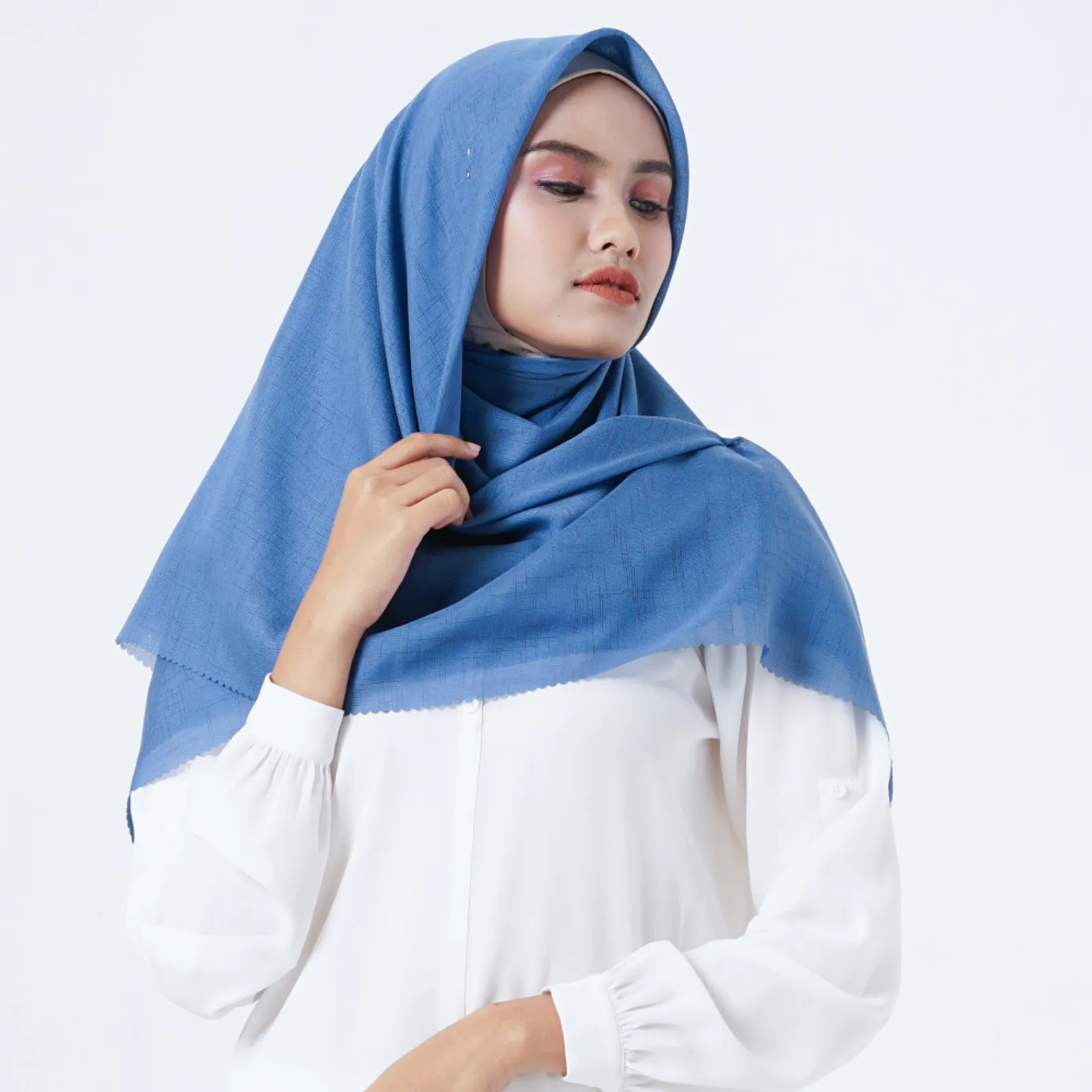 #PopbelaOOTD: Rekomendasi Kerudung Warna Terang untuk Investasimu