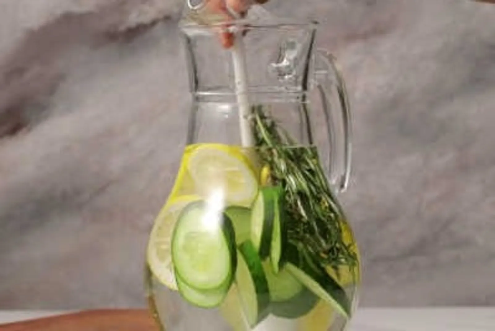 Kembalikan Kesegaran Tubuh dengan Resep Infused Water