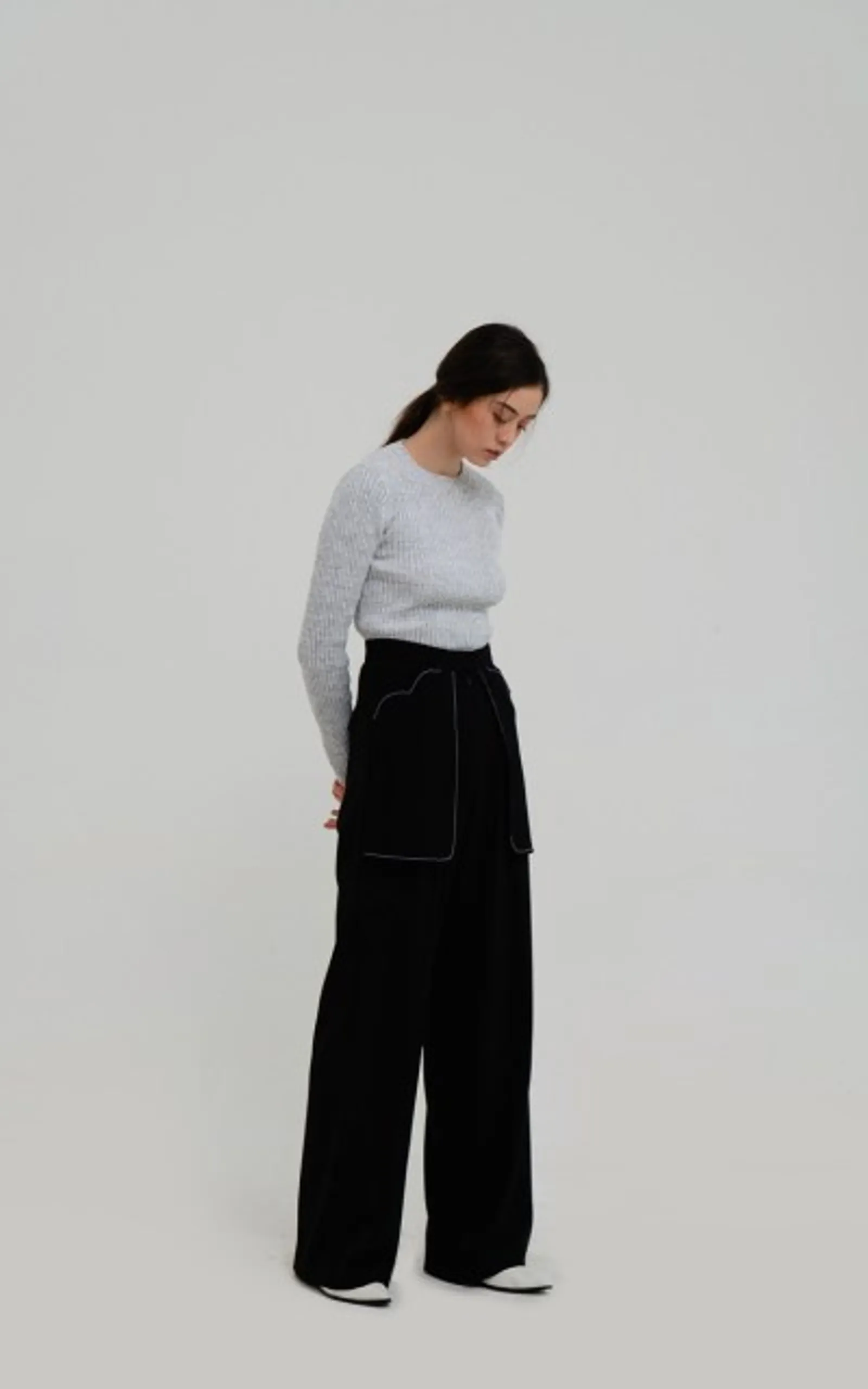 #PopbelaOOTD: Rekomendasi Celana Panjang Hitam untuk Berbagai Acara