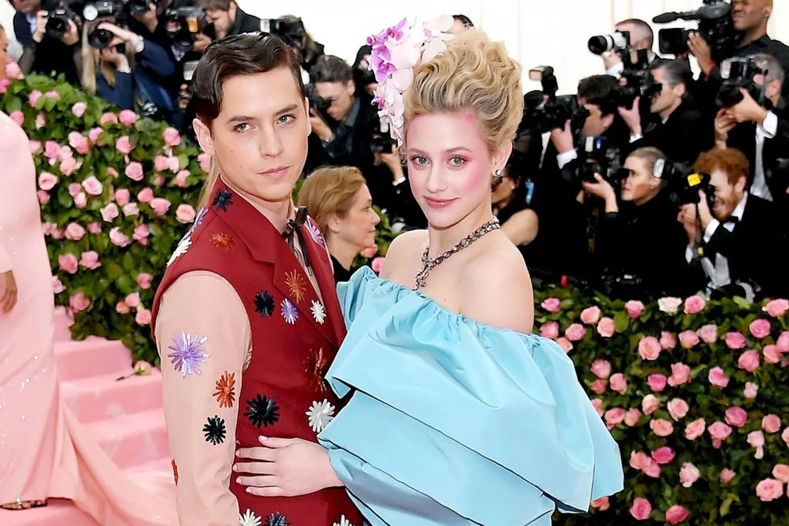 Putus, Ini Kisah Cinta Lili Reinhart dan Cole Sprouse