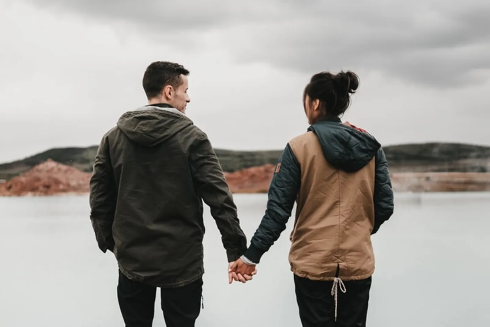 Atasi Cemburu Berlebihan dengan 5 Cara Ini agar Hubungan Makin Bahagia
