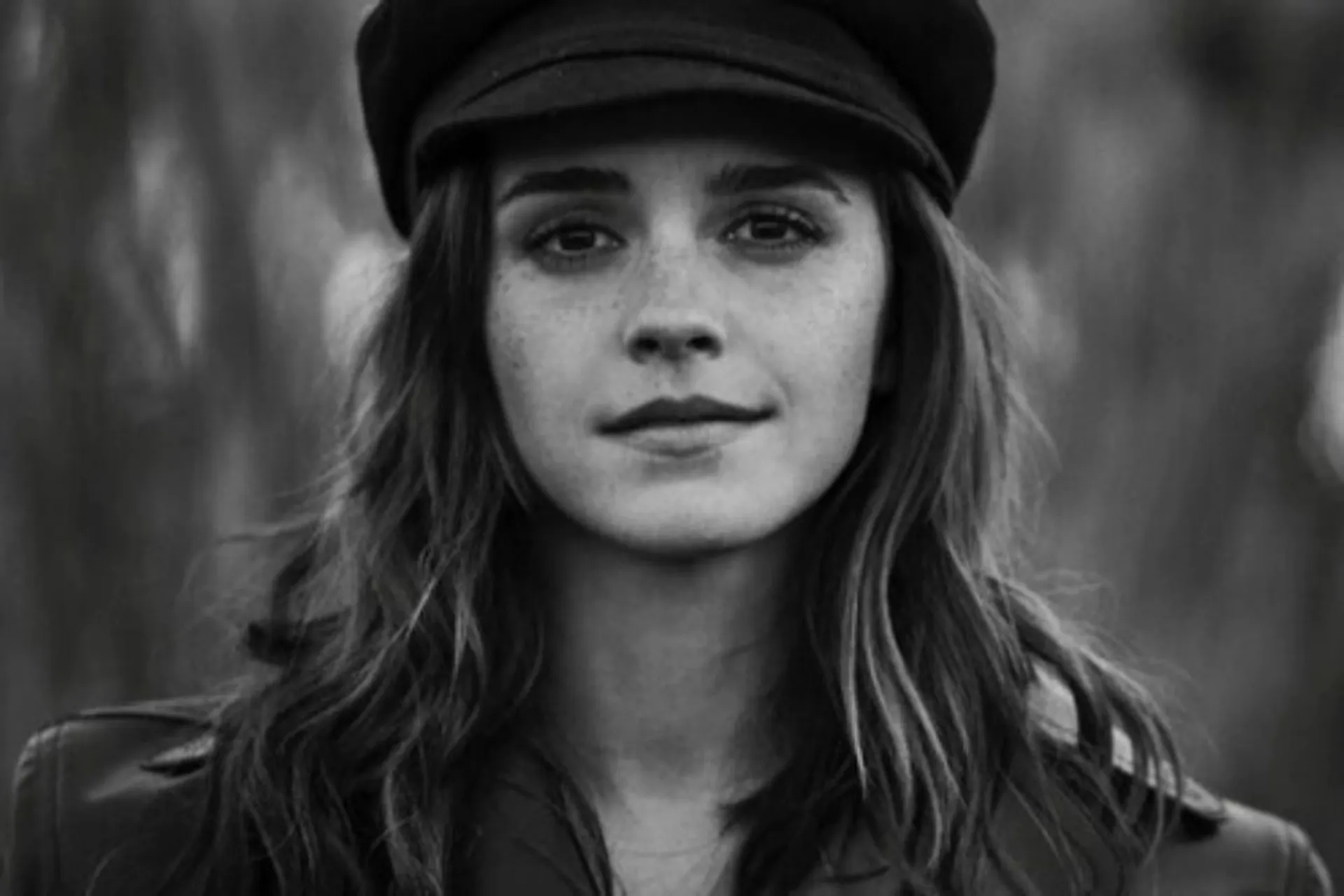 Ramaikan Instagram dengan #BlackoutTuesday, Emma Watson malah Dikritik