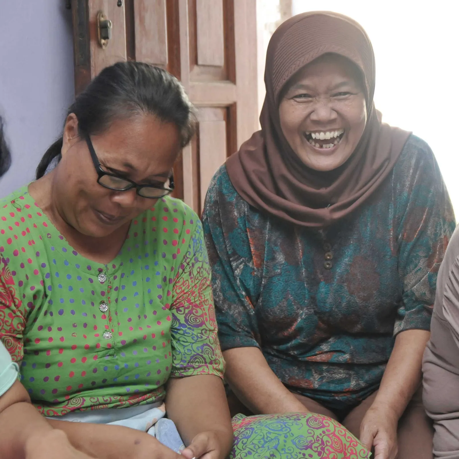 Light Up Indonesia Salurkan Bantuan Listrik ke 20 Ribu Rumah