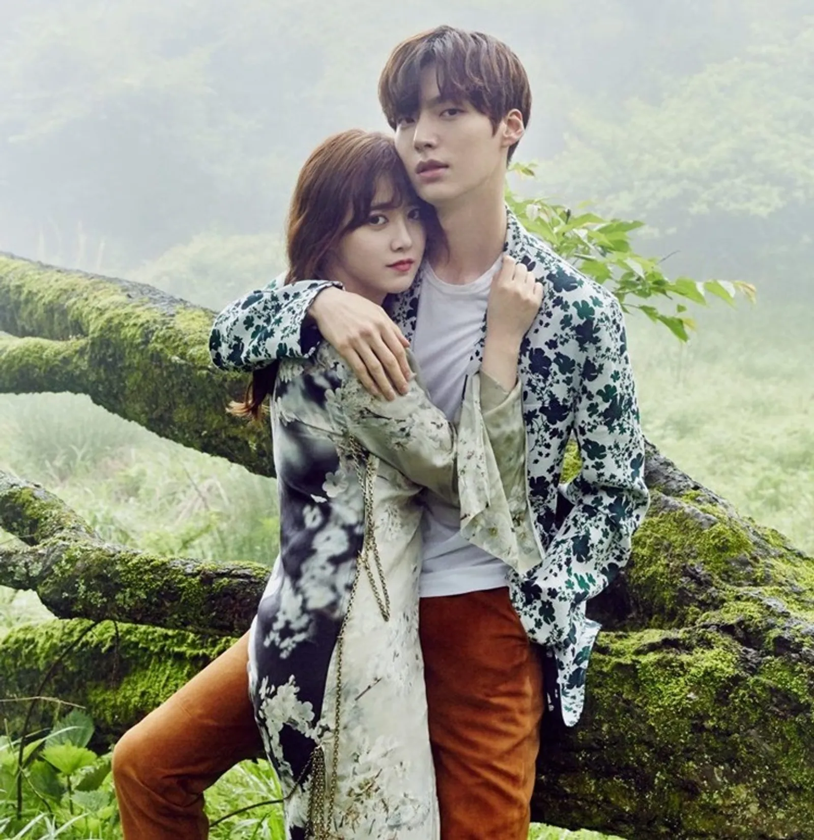 Romantis! 9 Foto Pre-Wedding Artis Korea Ini Bikin Meleleh