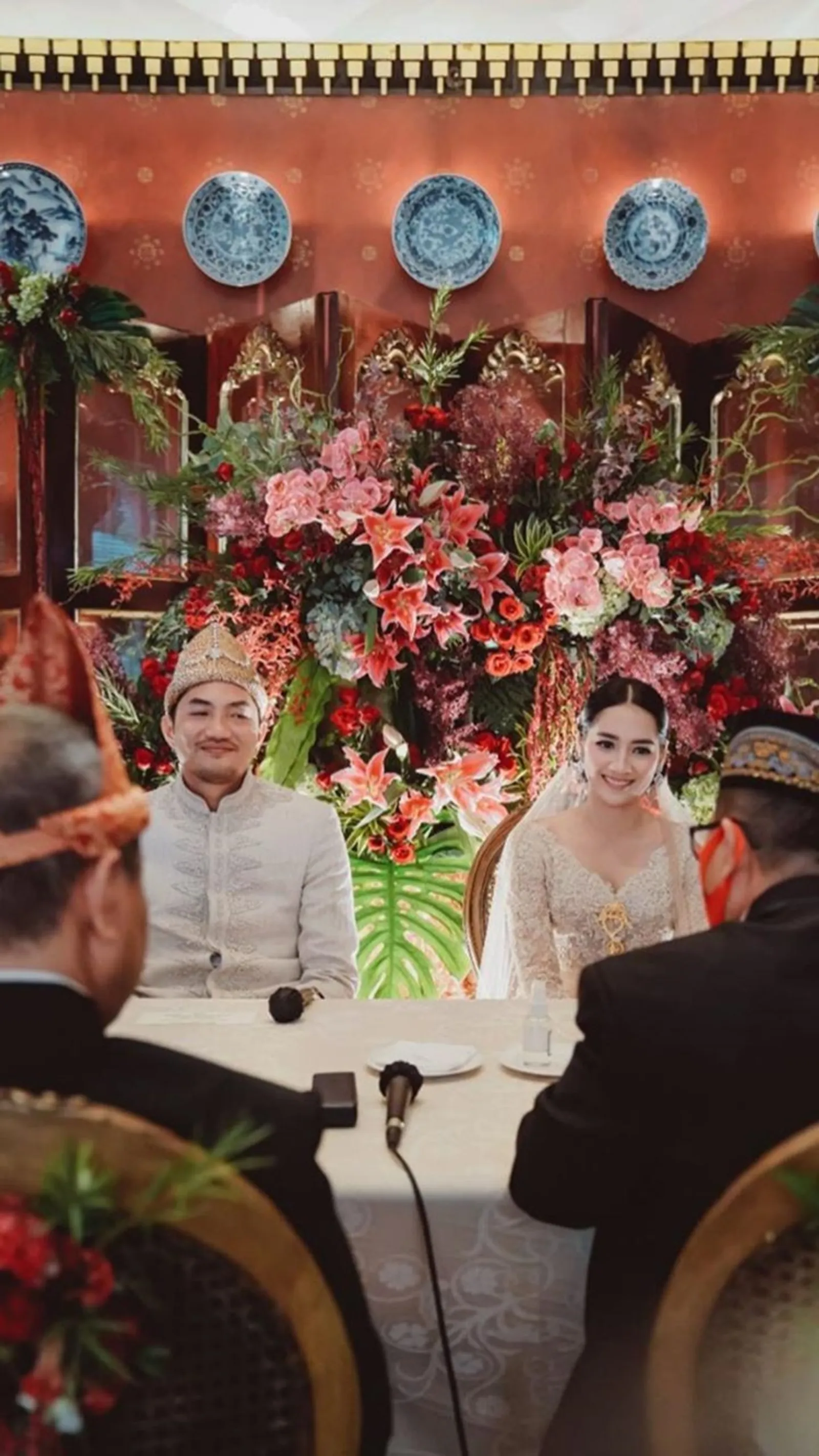 Tak Lama Pacaran, Ini 9 Foto Pernikahan Niken Anjani & Adimaz Pramono