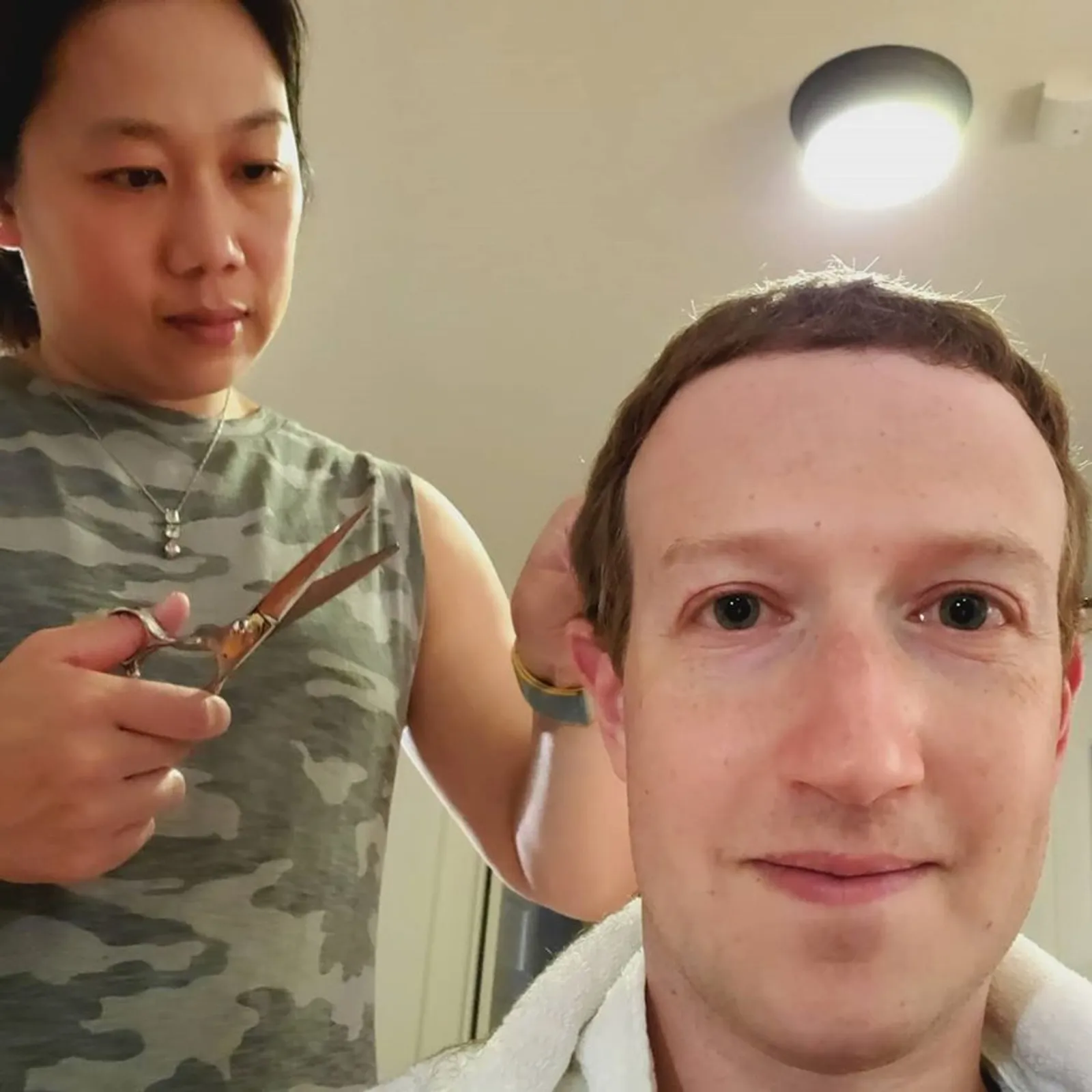 Kaya Raya Tapi Sederhana, 10 Potret Mark Zuckerberg & Priscilla Chan